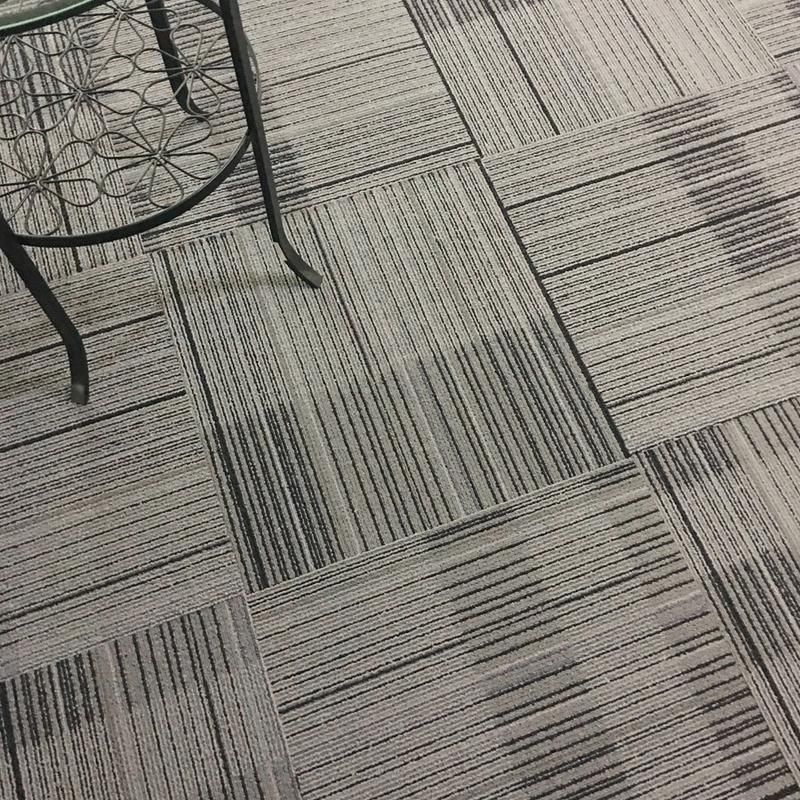 Нейлоновые ковровые плитки с ПВХ-основой для гостиниц и офисов