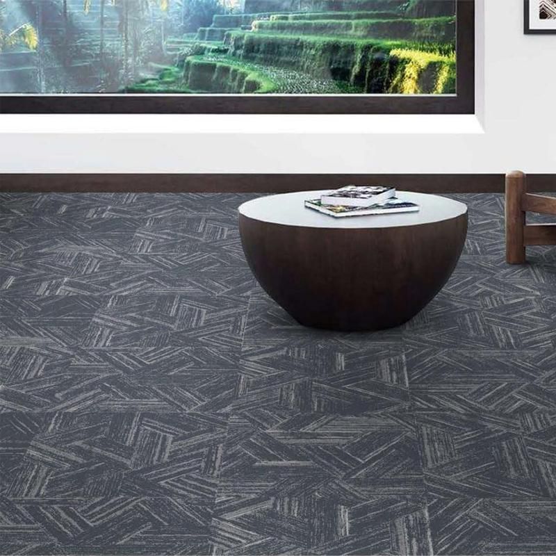 بلاط سجاد نايلون بنقشة مثلثية للأعمال