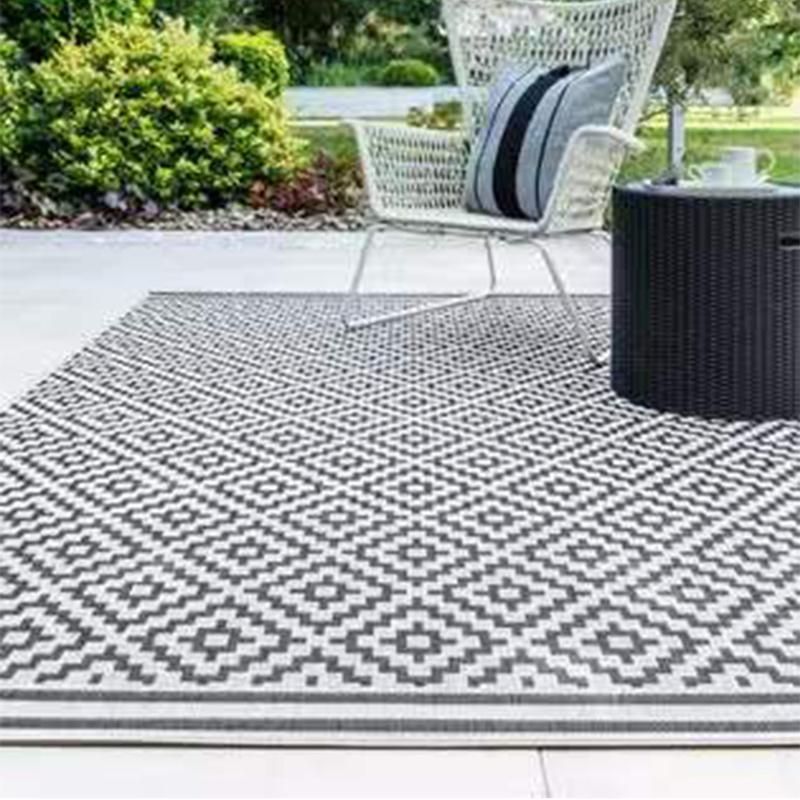 سجادة خارجية مسطحة مضادة للأشعة فوق البنفسجية للفناء الخلفي والحديقة