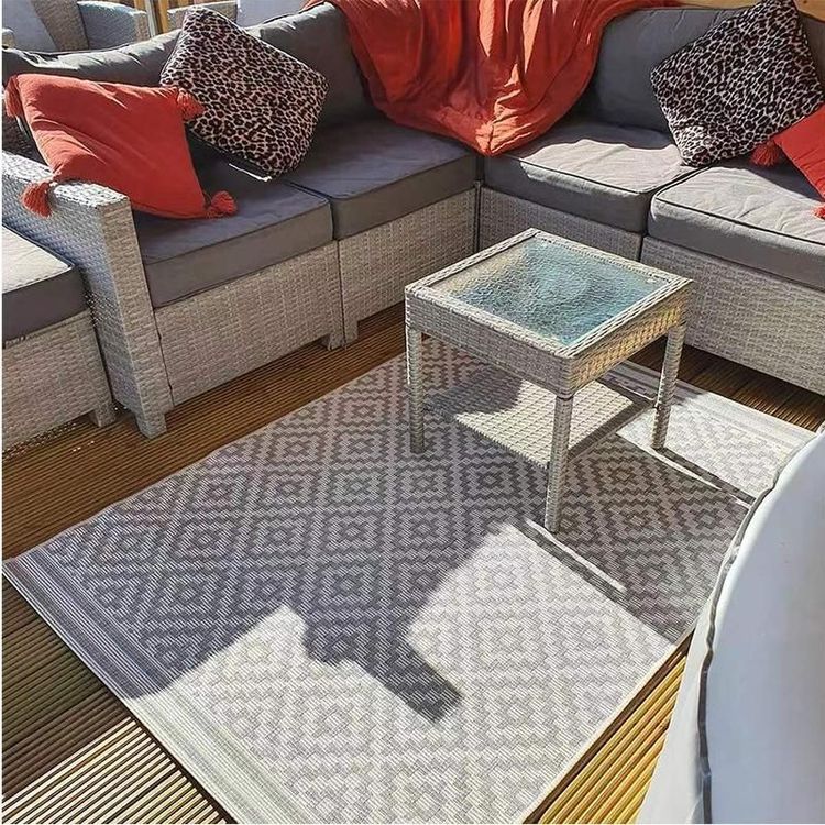 outdoor-anti-uv-flat-rug-for-backyard-garden.jpg